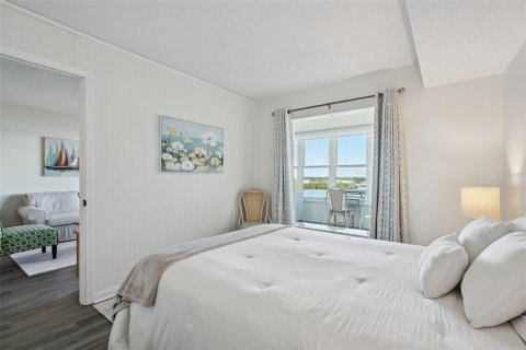Condo in South Pasadena, Florida, 2 bedrooms № 2219051 - photo 27