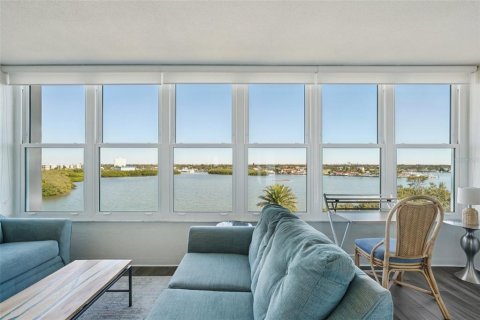 Condo in South Pasadena, Florida, 2 bedrooms № 2219051 - photo 2