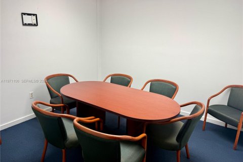 Commercial property in Coral Gables, Florida № 2032720 - photo 6