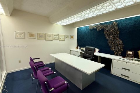 Commercial property in Coral Gables, Florida № 2032720 - photo 3