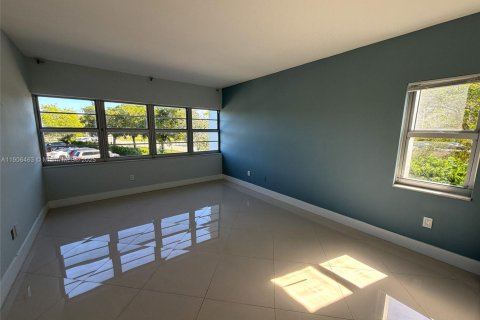 Copropriété à louer à Miami, Floride: 4 chambres, 231.79 m2 № 1957178 - photo 23