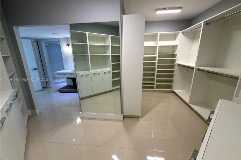 Copropriété à louer à Miami, Floride: 4 chambres, 231.79 m2 № 1957178 - photo 21