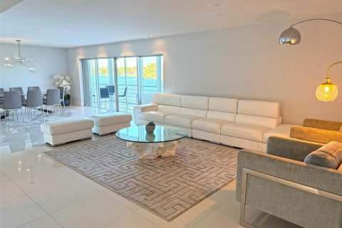 Copropriété à louer à Miami, Floride: 4 chambres, 231.79 m2 № 1957178 - photo 1