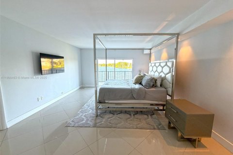 Copropriété à louer à Miami, Floride: 4 chambres, 231.79 m2 № 1957178 - photo 15