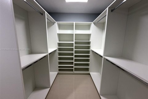 Copropriété à louer à Miami, Floride: 4 chambres, 231.79 m2 № 1957178 - photo 20