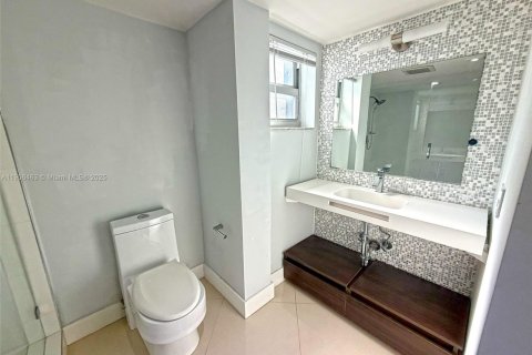 Copropriété à louer à Miami, Floride: 4 chambres, 231.79 m2 № 1957178 - photo 26