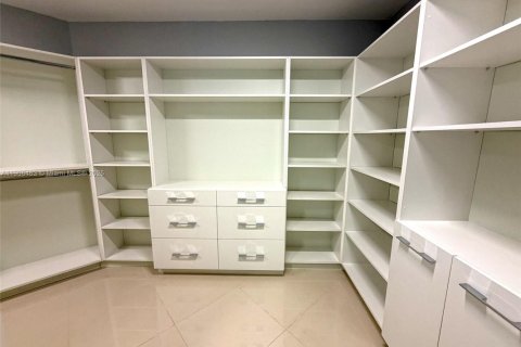 Copropriété à louer à Miami, Floride: 4 chambres, 231.79 m2 № 1957178 - photo 18