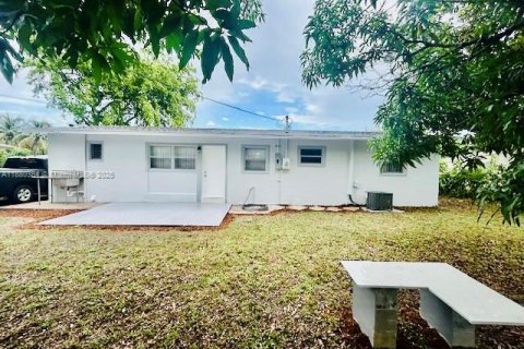 Купить виллу или дом в Лодерхилл, Флорида 3 спальни, 101.17м2, № 1922324 - фото 13