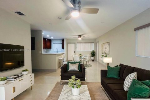 Купить виллу или дом в Лодерхилл, Флорида 3 спальни, 101.17м2, № 1922324 - фото 4