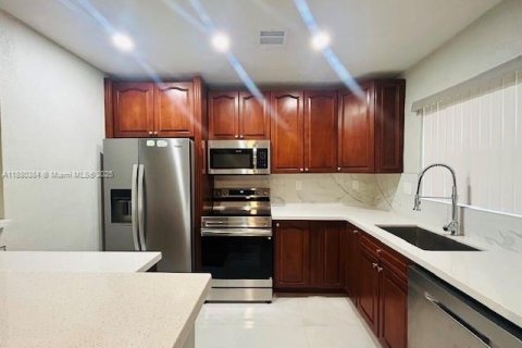 Купить виллу или дом в Лодерхилл, Флорида 3 спальни, 101.17м2, № 1922324 - фото 6