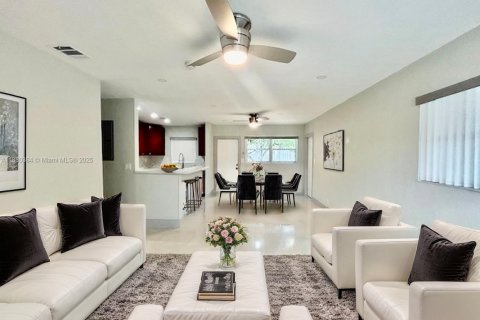 Купить виллу или дом в Лодерхилл, Флорида 3 спальни, 101.17м2, № 1922324 - фото 23