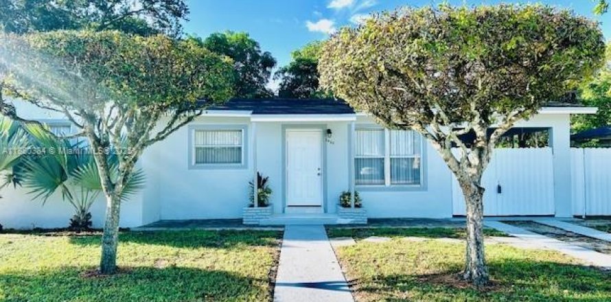 Дом в Лодерхилл, Флорида 3 спальни, 101.17м2 № 1922324