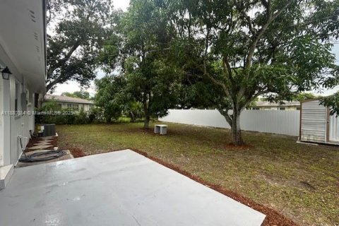 Купить виллу или дом в Лодерхилл, Флорида 3 спальни, 101.17м2, № 1922324 - фото 14