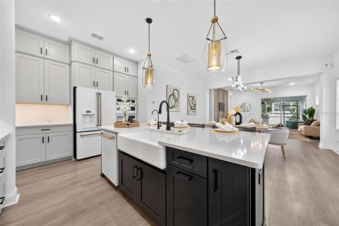 Casa en venta en Orlando, Florida, 4 dormitorios, 253.16 m2 № 2314397 - foto 10