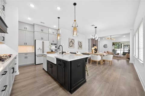 Casa en venta en Orlando, Florida, 4 dormitorios, 253.16 m2 № 2314397 - foto 4