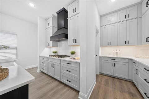 Casa en venta en Orlando, Florida, 4 dormitorios, 253.16 m2 № 2314397 - foto 9