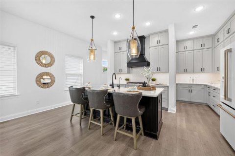 Casa en venta en Orlando, Florida, 4 dormitorios, 253.16 m2 № 2314397 - foto 8
