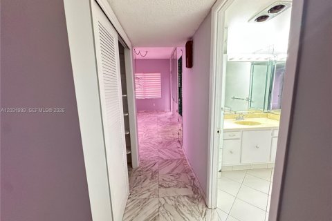 Condo in Aventura, Florida, 2 bedrooms  № 2186100 - photo 15
