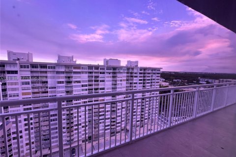 Condo in Aventura, Florida, 2 bedrooms  № 2186100 - photo 13