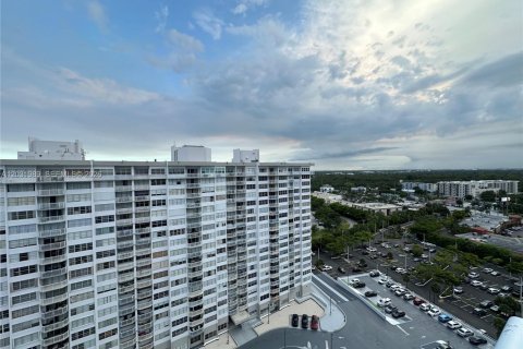 Condo in Aventura, Florida, 2 bedrooms  № 2186100 - photo 3