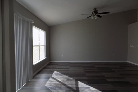 Immobilier commercial à vendre à Poinciana, Floride: 6 chambres, 221.85 m2 № 2208609 - photo 9
