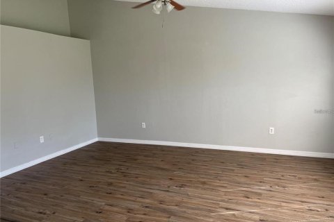 Immobilier commercial à vendre à Poinciana, Floride: 6 chambres, 221.85 m2 № 2208609 - photo 24