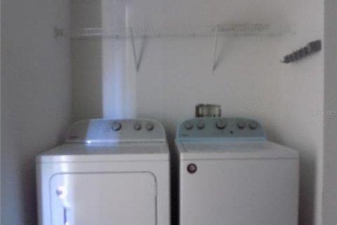 Immobilier commercial à vendre à Poinciana, Floride: 6 chambres, 221.85 m2 № 2208609 - photo 19