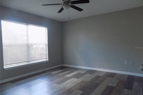 Immobilier commercial à vendre à Poinciana, Floride: 6 chambres, 221.85 m2 № 2208609 - photo 11