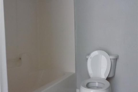 Immobilier commercial à vendre à Poinciana, Floride: 6 chambres, 221.85 m2 № 2208609 - photo 14
