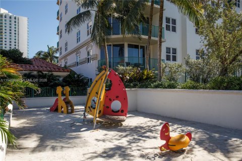 Condo in Aventura, Florida, 3 bedrooms  № 2008077 - photo 22