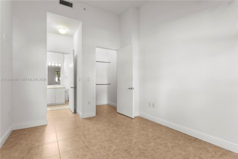 Condo in Aventura, Florida, 3 bedrooms  № 2008077 - photo 12