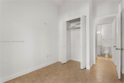 Condo in Aventura, Florida, 3 bedrooms  № 2008077 - photo 16