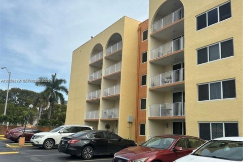 Condo à Hialeah, Floride, 2 chambres  № 2271363