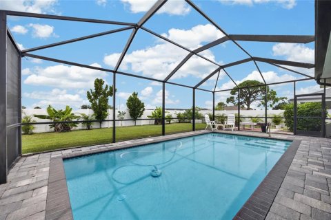 Villa ou maison à vendre à Cape Coral, Floride: 3 chambres, 153.57 m2 № 2277156 - photo 4