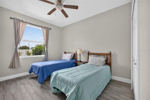 Villa ou maison à vendre à Cape Coral, Floride: 3 chambres, 153.57 m2 № 2277156 - photo 25
