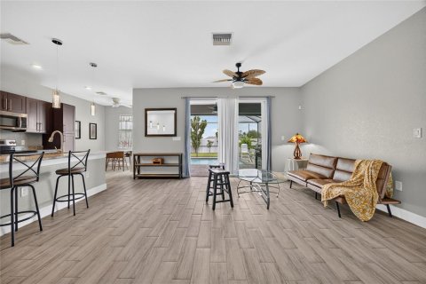 Villa ou maison à vendre à Cape Coral, Floride: 3 chambres, 153.57 m2 № 2277156 - photo 5