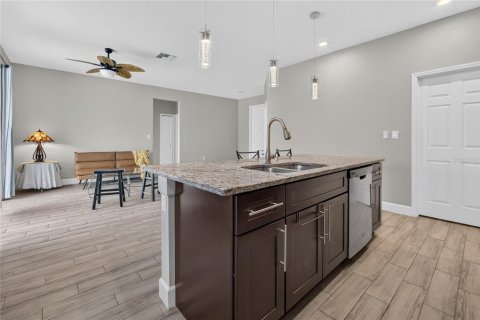 Villa ou maison à vendre à Cape Coral, Floride: 3 chambres, 153.57 m2 № 2277156 - photo 12