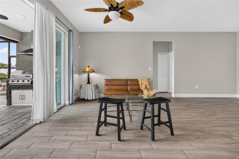 Villa ou maison à vendre à Cape Coral, Floride: 3 chambres, 153.57 m2 № 2277156 - photo 7