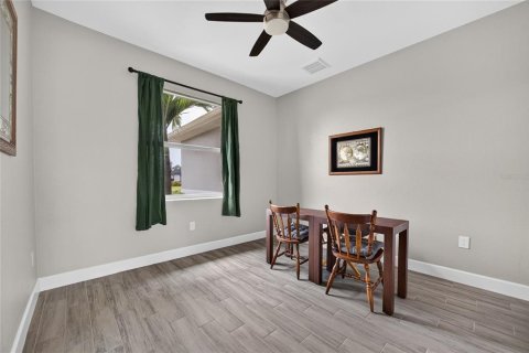 Villa ou maison à vendre à Cape Coral, Floride: 3 chambres, 153.57 m2 № 2277156 - photo 17