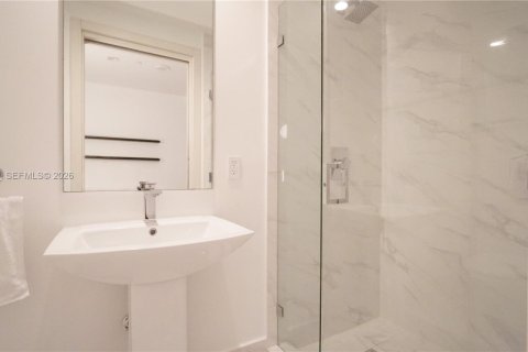 Condo in Miami, Florida, 1 bedroom  № 2083615 - photo 19