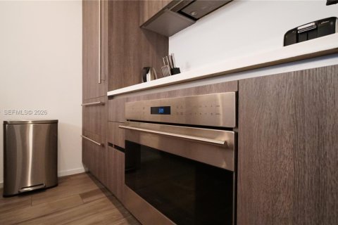 Condo in Miami, Florida, 1 bedroom  № 2083615 - photo 11