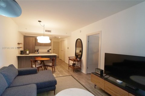 Condo in Miami, Florida, 1 bedroom  № 2083615 - photo 7