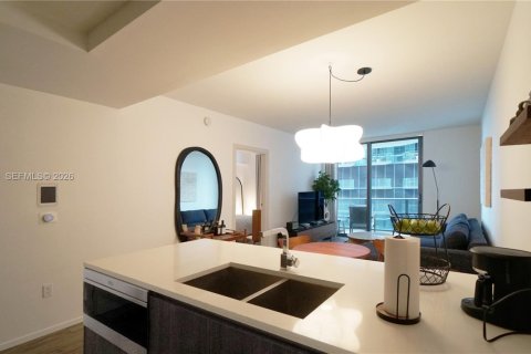 Condo in Miami, Florida, 1 bedroom  № 2083615 - photo 8