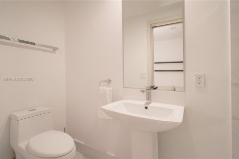Condo in Miami, Florida, 1 bedroom  № 2083615 - photo 20