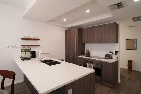 Condo in Miami, Florida, 1 bedroom  № 2083615 - photo 10