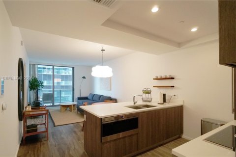Condo in Miami, Florida, 1 bedroom  № 2083615 - photo 9