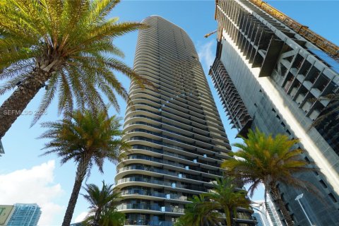 Condo in Miami, Florida, 1 bedroom  № 2083615 - photo 2
