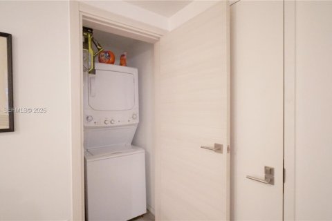 Condo in Miami, Florida, 1 bedroom  № 2083615 - photo 28