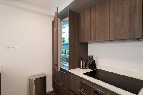 Condo in Miami, Florida, 1 bedroom  № 2083615 - photo 13