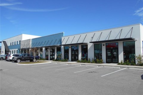 Propiedad comercial en alquiler en Winter Haven, Florida, 139.35 m2 № 1386340 - foto 3